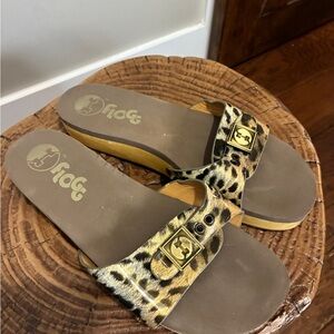 Chic Leopard Print Women's Sandals